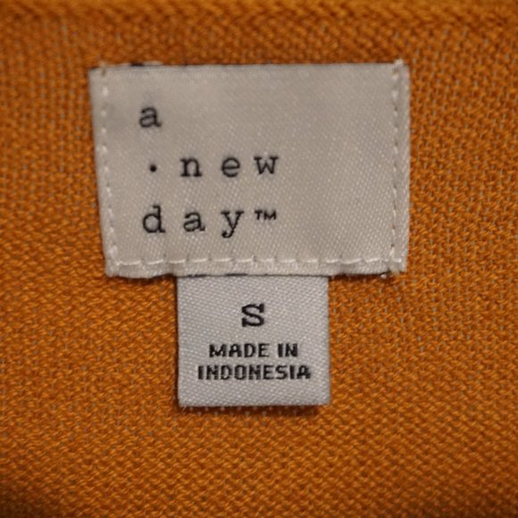 Womens Cardigan Size Small - Picture 4 of 5